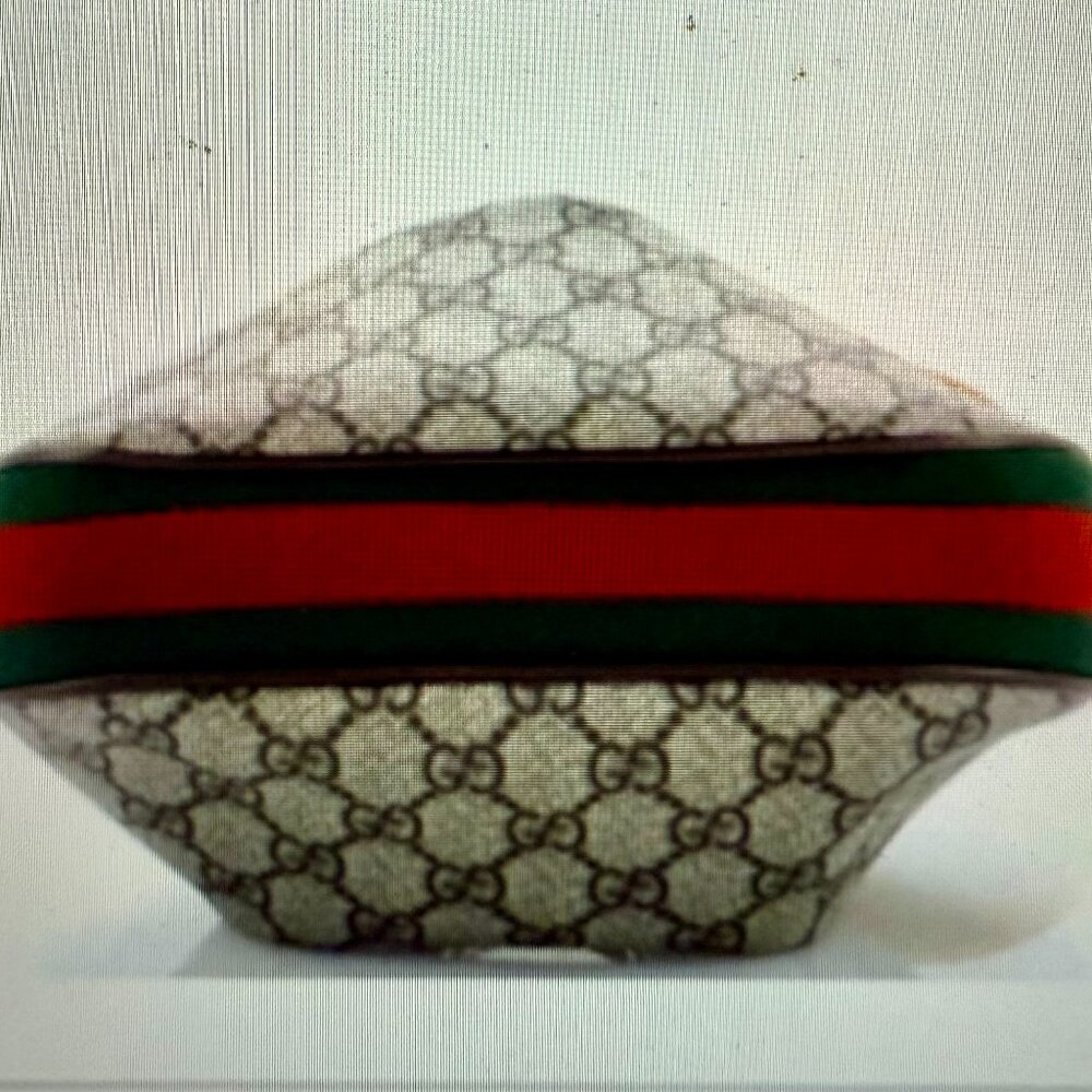 Fabulous Gucci Small Attache Bag--Like New! - Picture 2 of 9